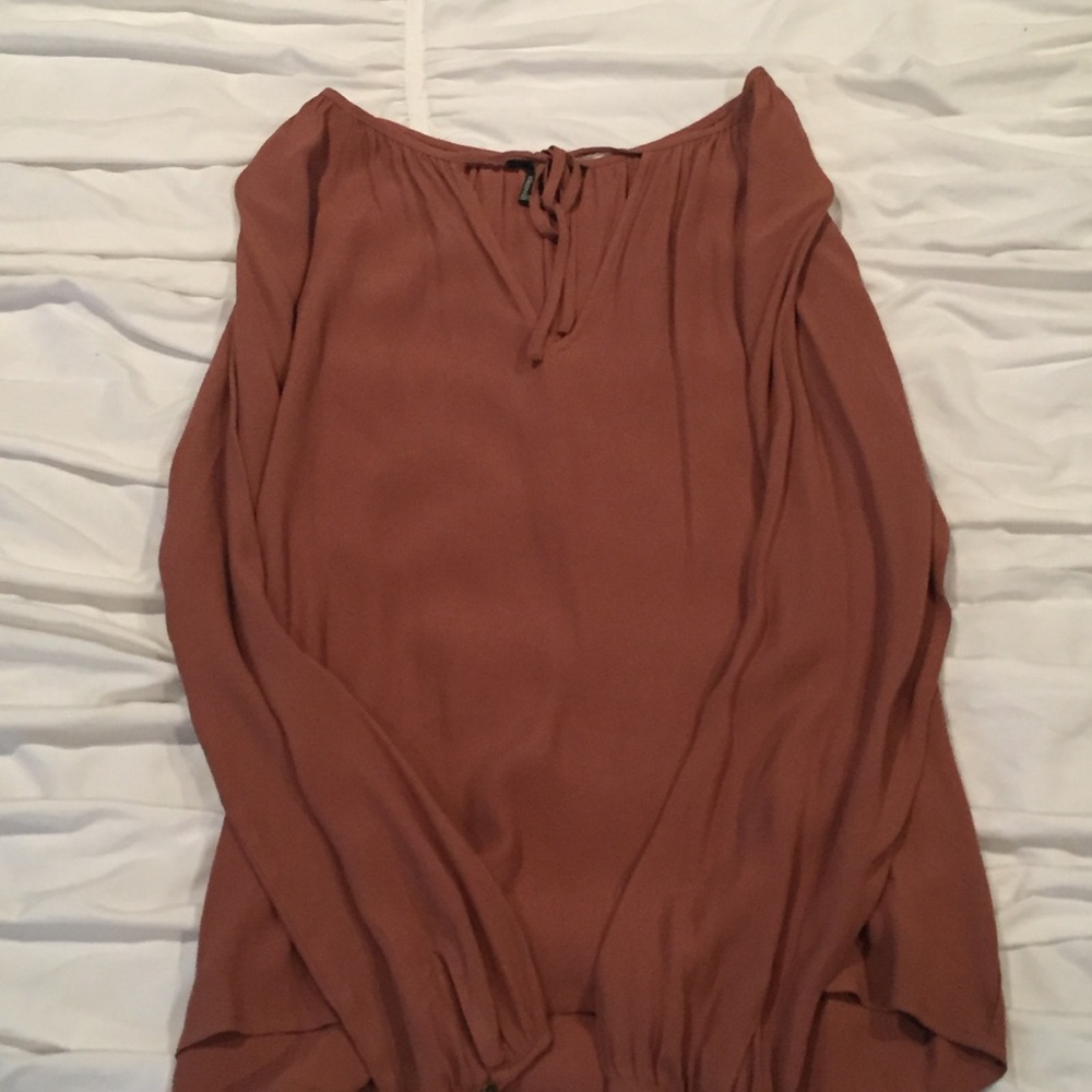 ✨Forever 21 long sleeve top✨